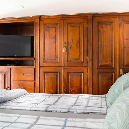 5 Comfortable Apartment Near Old Town Center ティミショアラ エクステリア 写真